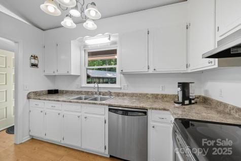 31 Unity Court Etowah NC 28729