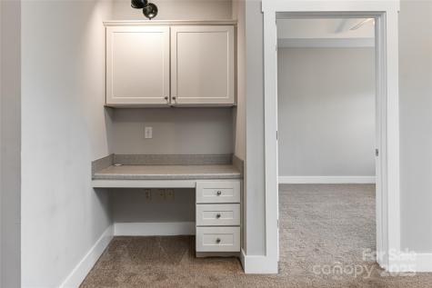 9 Kenilworth Knoll Asheville NC 28805