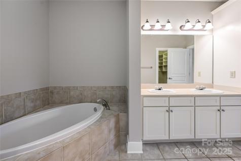 9 Kenilworth Knoll Asheville NC 28805