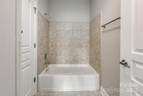 9 Kenilworth Knoll Asheville NC 28805