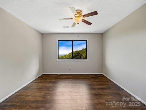 128 Country Ridge Road Hendersonville NC 28739