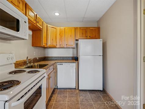 128 Country Ridge Road Hendersonville NC 28739