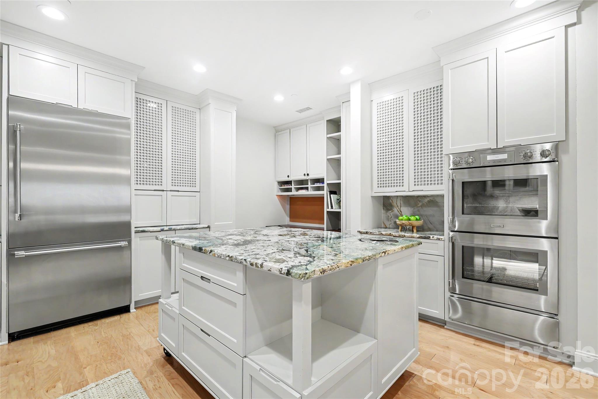 435 S Tryon Street Charlotte NC 28202
