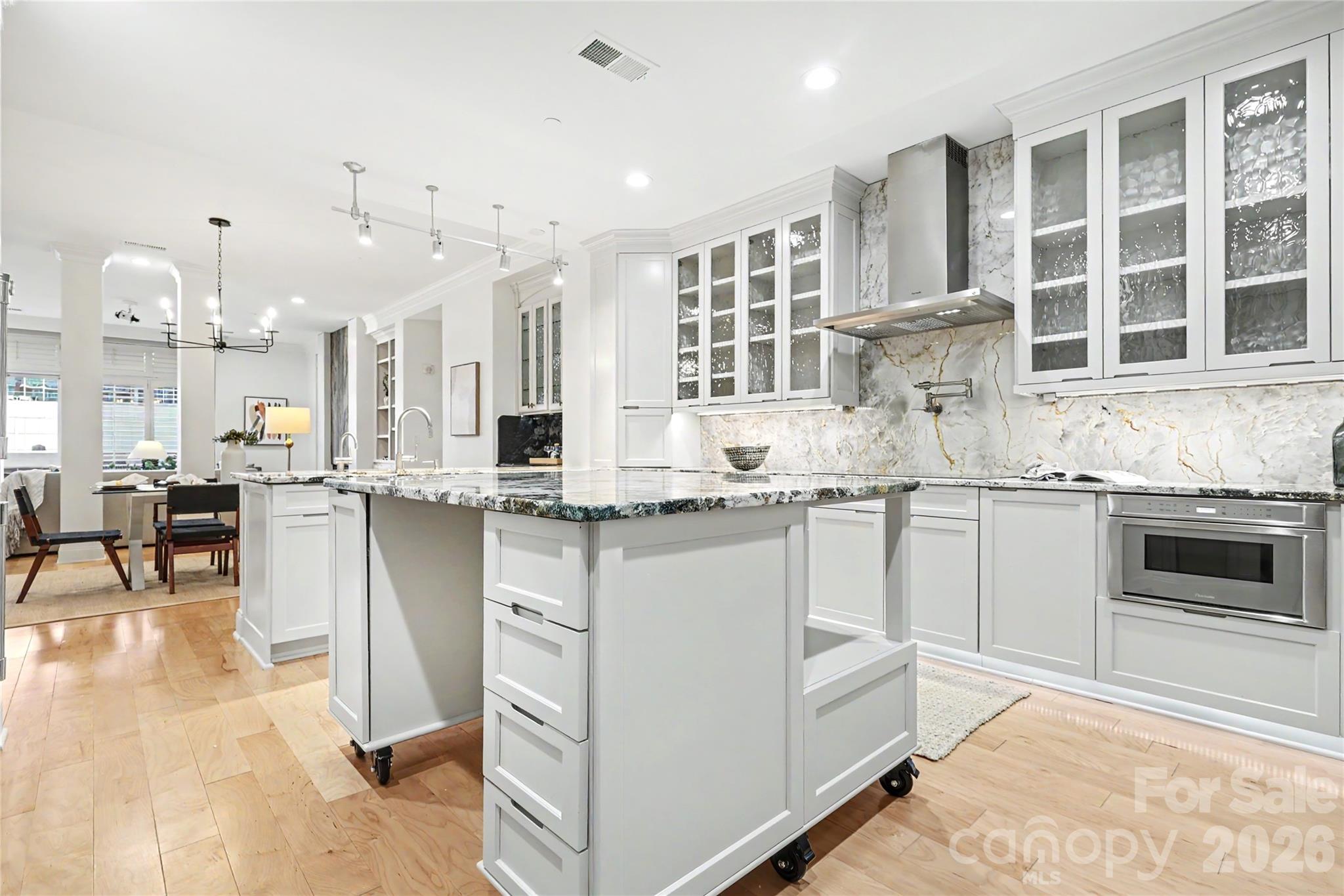 435 S Tryon Street Charlotte NC 28202