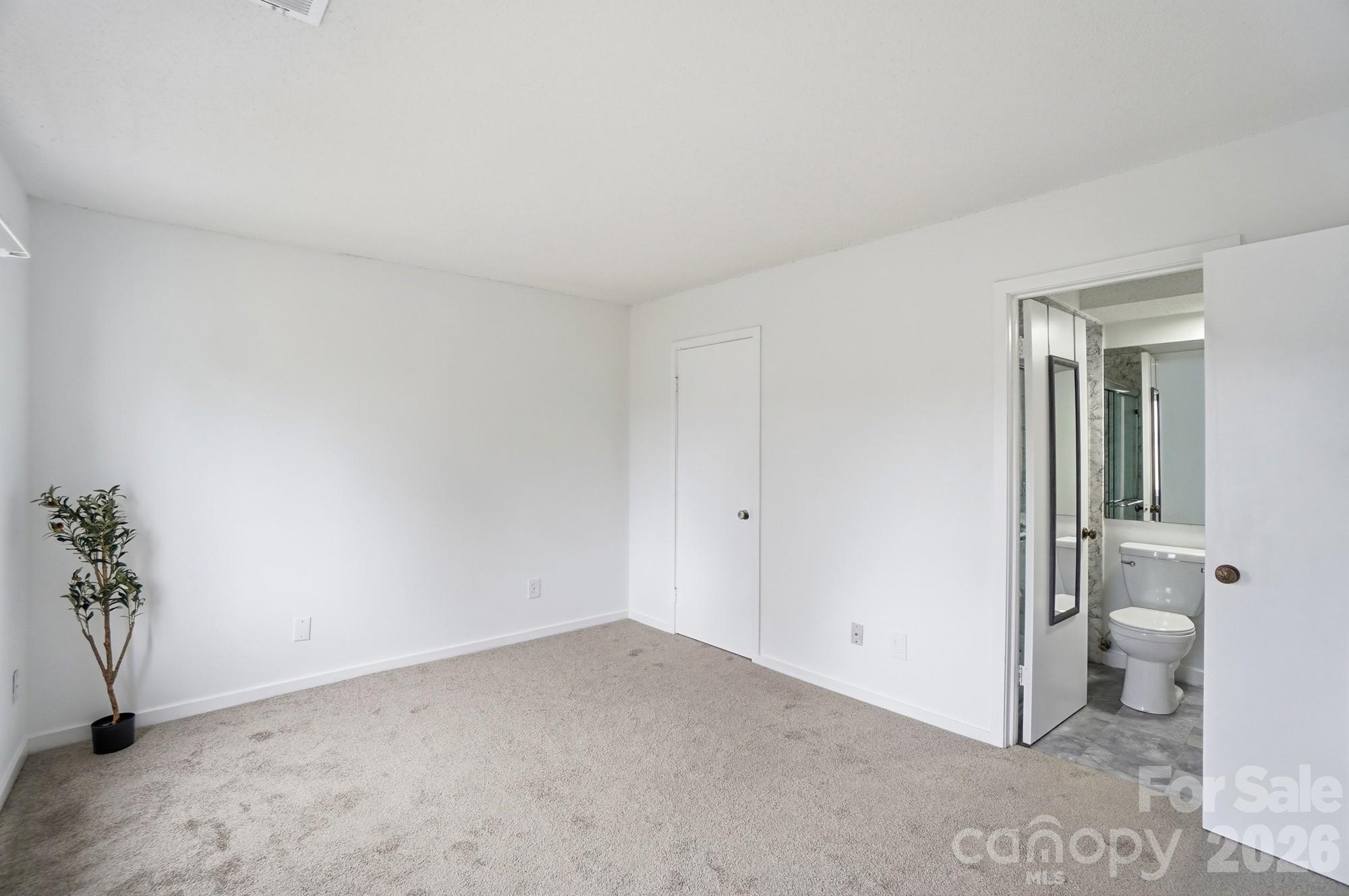 1648 Hollow Drive Charlotte NC 29212