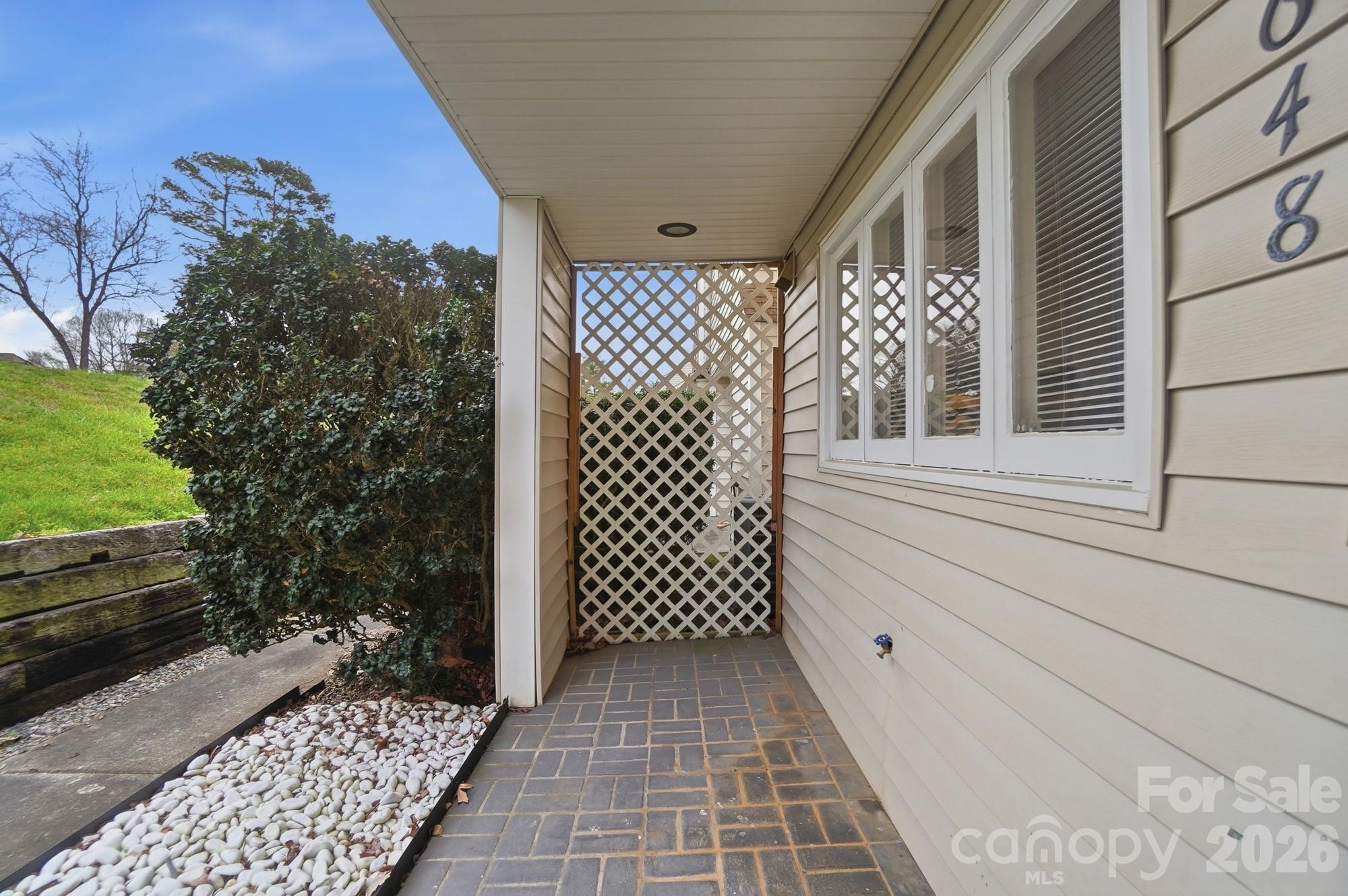 1648 Hollow Drive Charlotte NC 29212