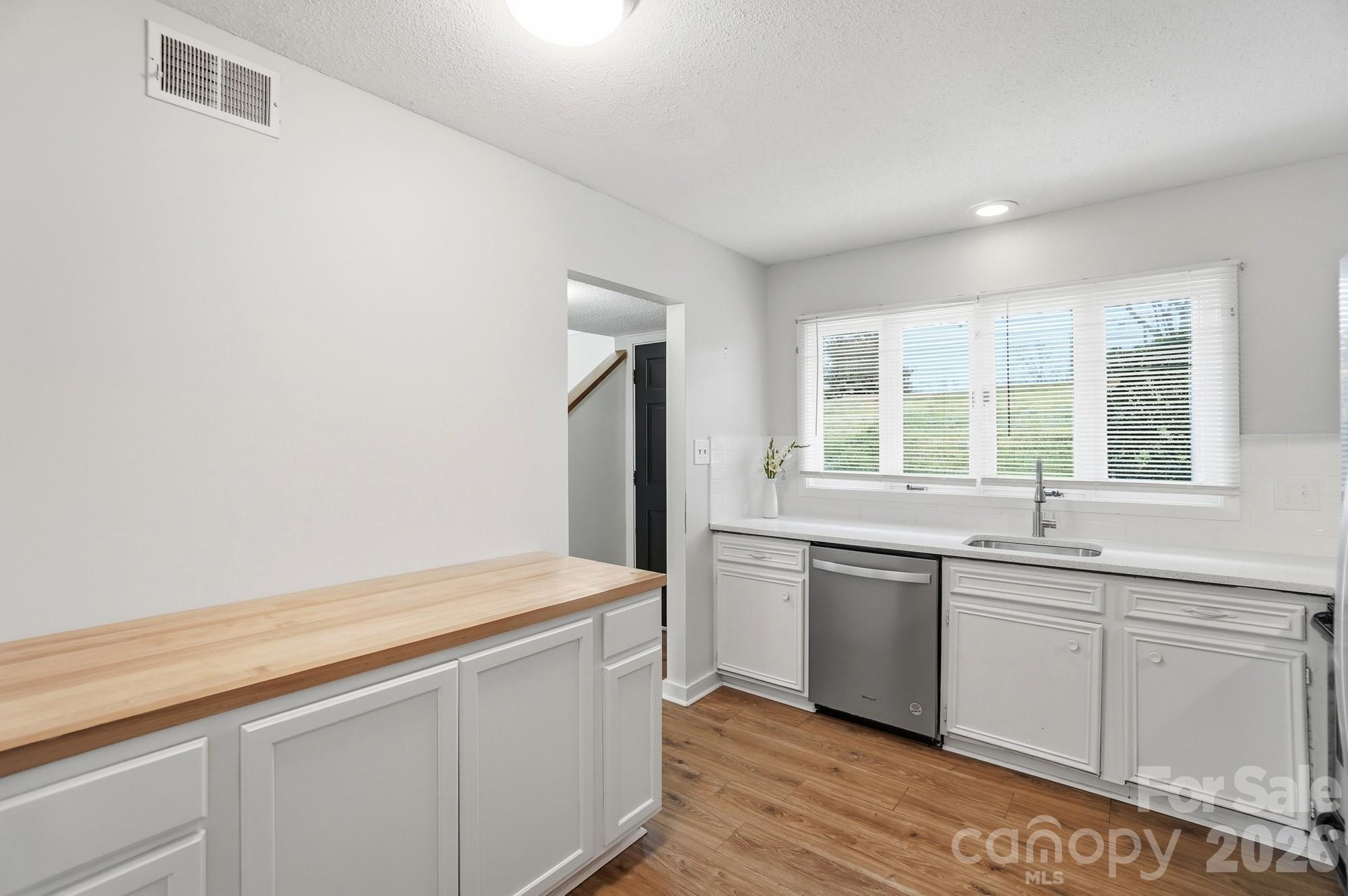 1648 Hollow Drive Charlotte NC 29212