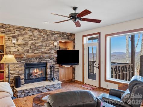 61 Creekside Way Burnsville NC 28714