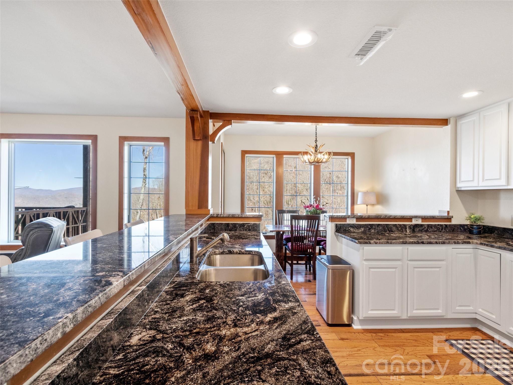 61 Creekside Way Burnsville NC 28714
