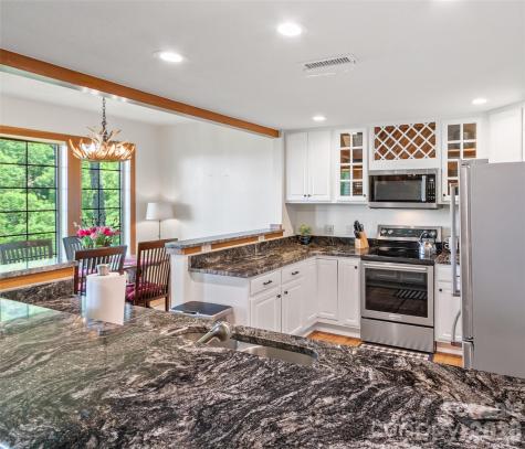 61 Creekside Way Burnsville NC 28714