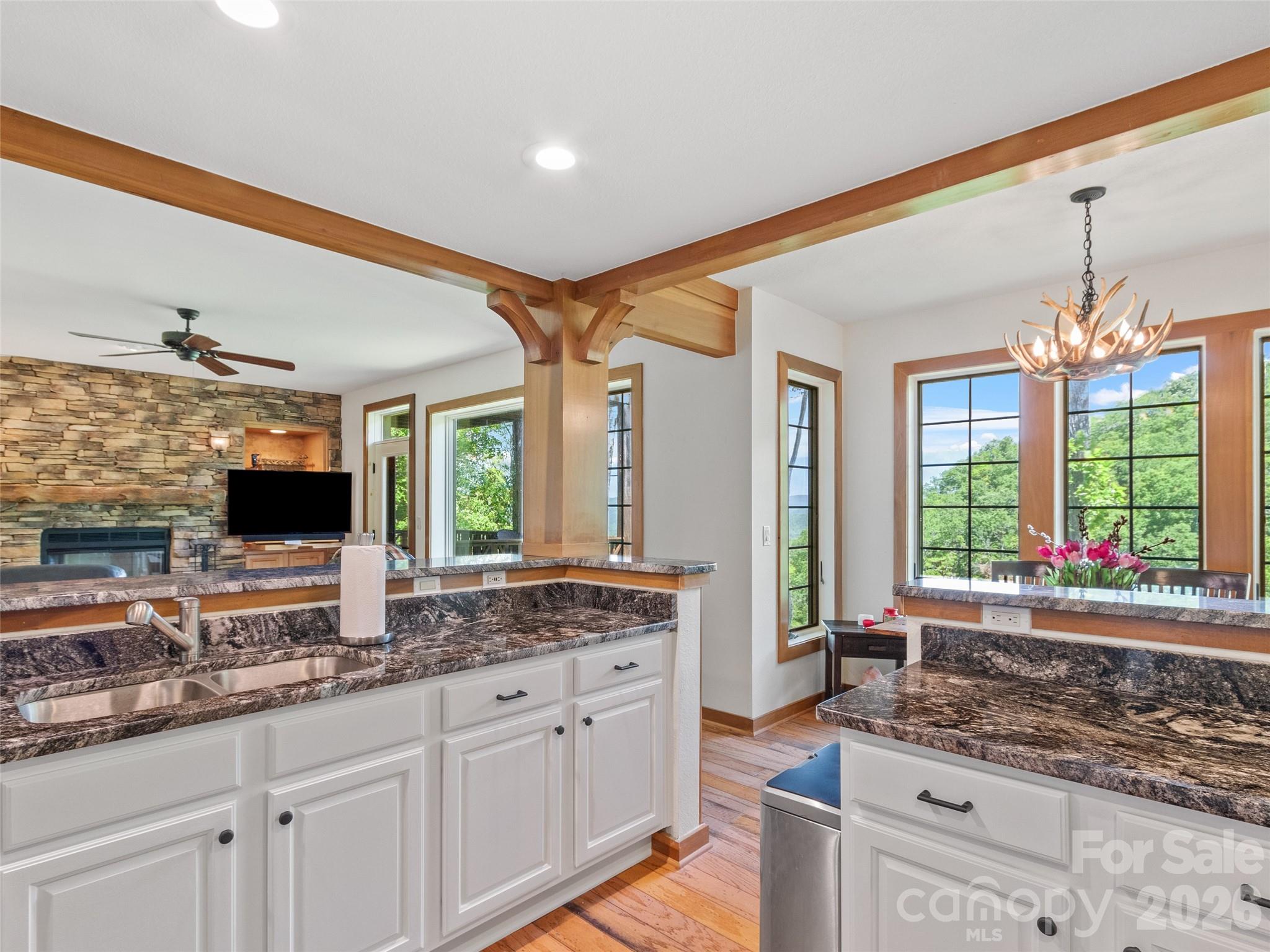 61 Creekside Way Burnsville NC 28714
