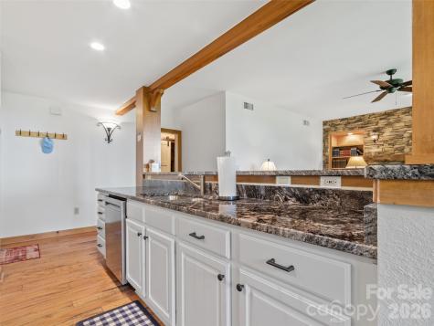 61 Creekside Way Burnsville NC 28714