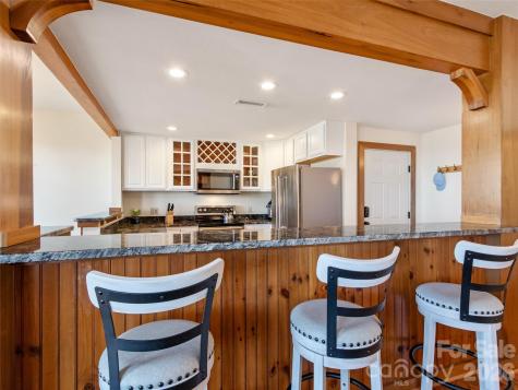 61 Creekside Way Burnsville NC 28714