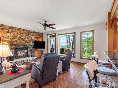 61 Creekside Way Burnsville NC 28714