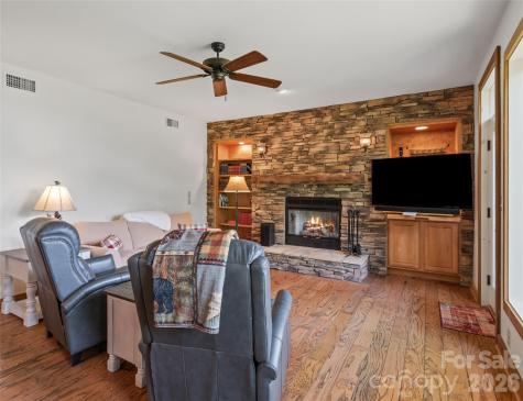 61 Creekside Way Burnsville NC 28714