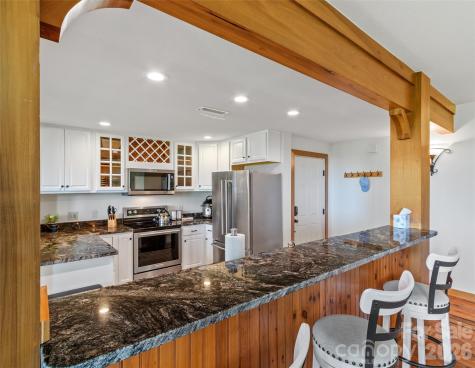 61 Creekside Way Burnsville NC 28714
