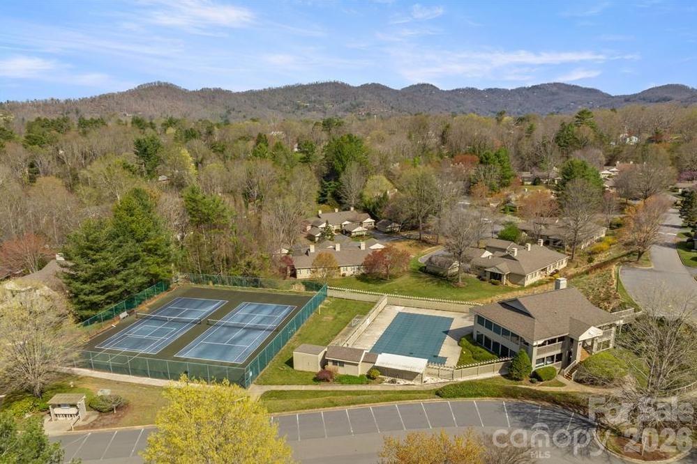 2401 Abbey Circle Asheville NC 28805