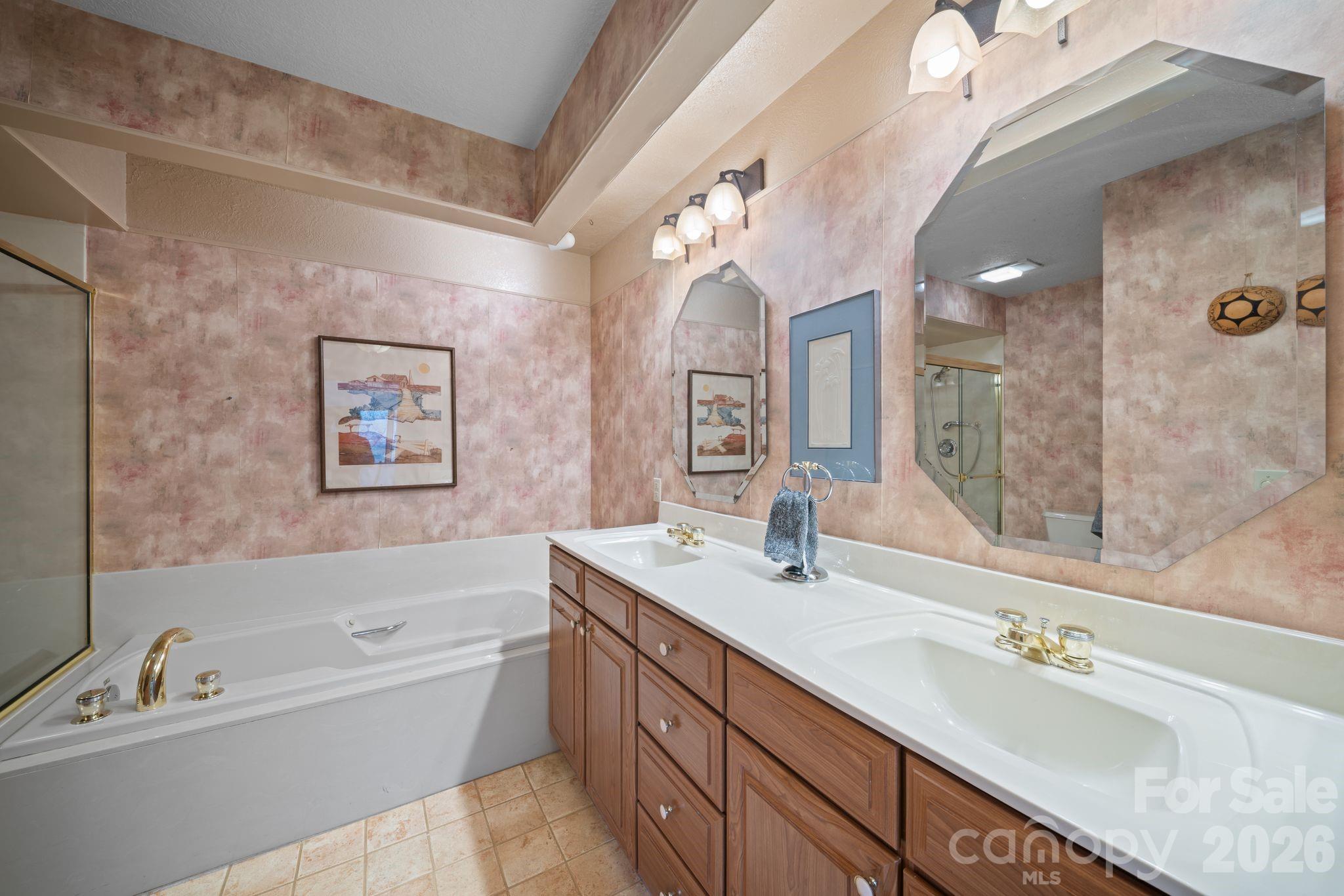 301 N Scarlet Oak Lane Hendersonville NC 28791