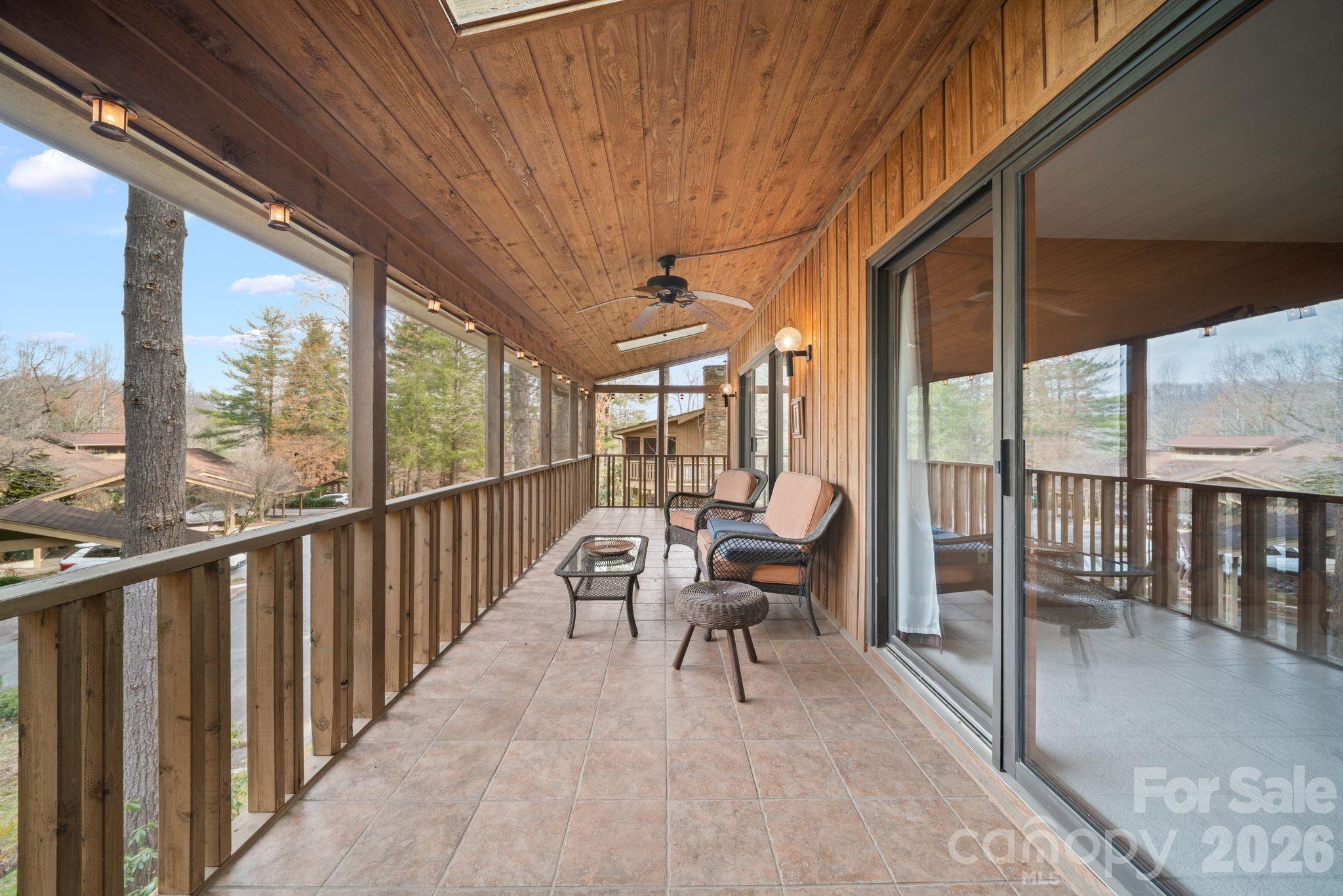 301 N Scarlet Oak Lane Hendersonville NC 28791