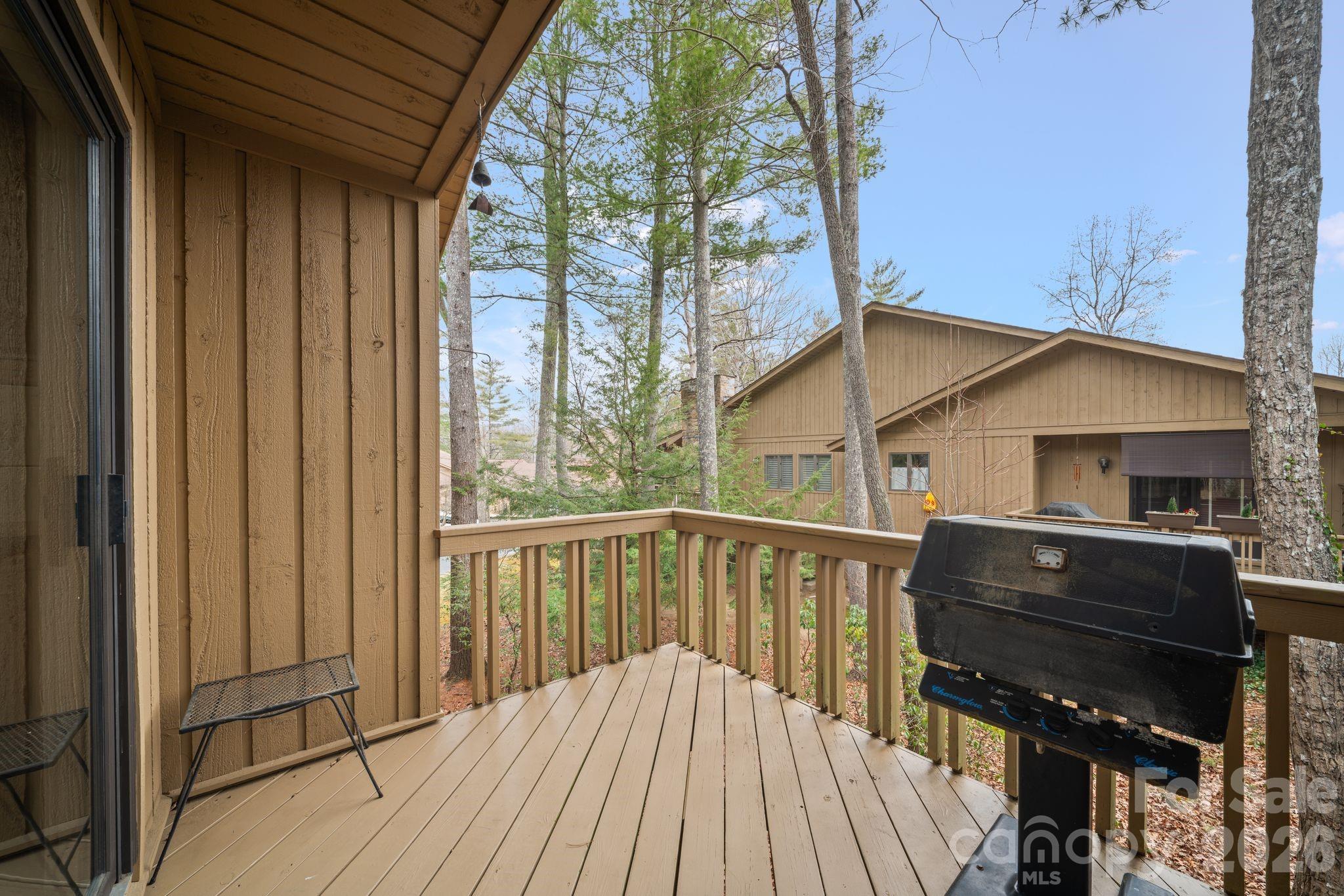 301 N Scarlet Oak Lane Hendersonville NC 28791