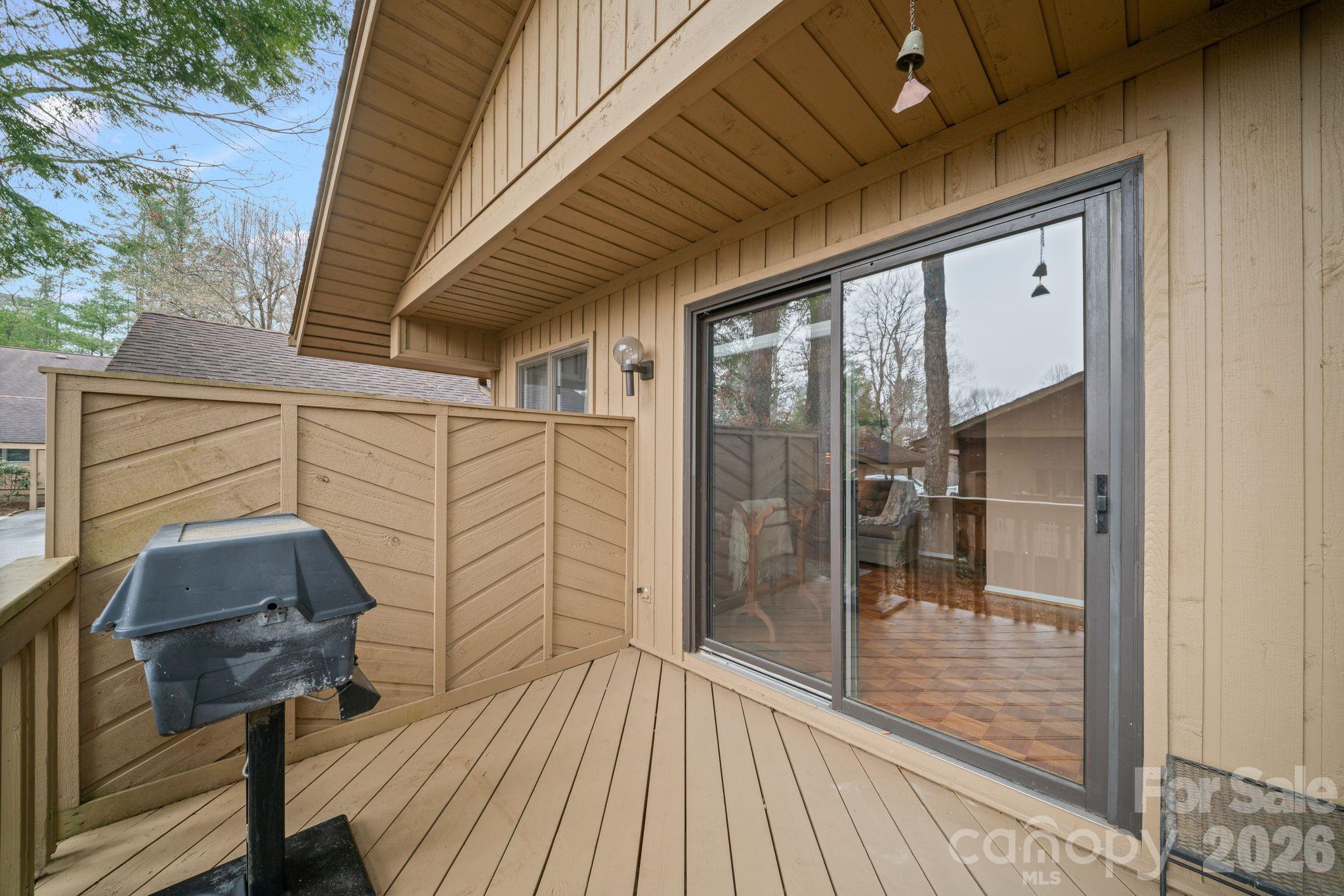 301 N Scarlet Oak Lane Hendersonville NC 28791