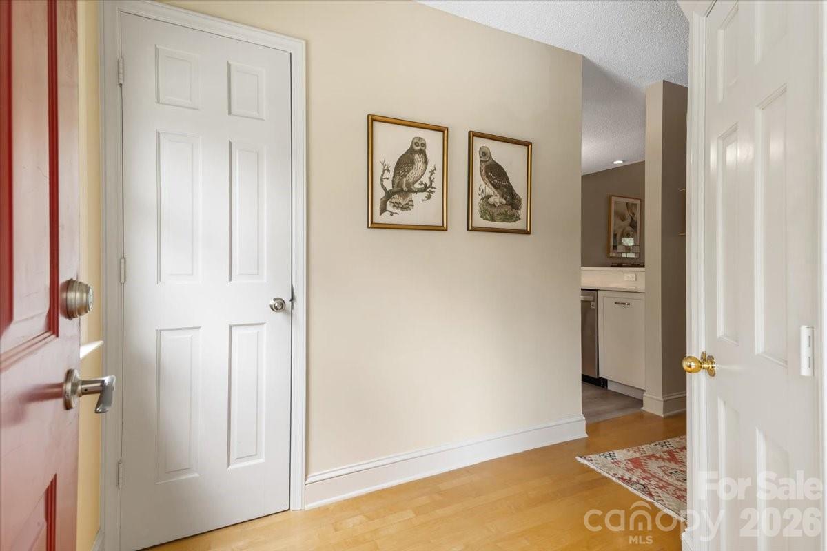 6 Willow Tree Run Asheville NC 28803