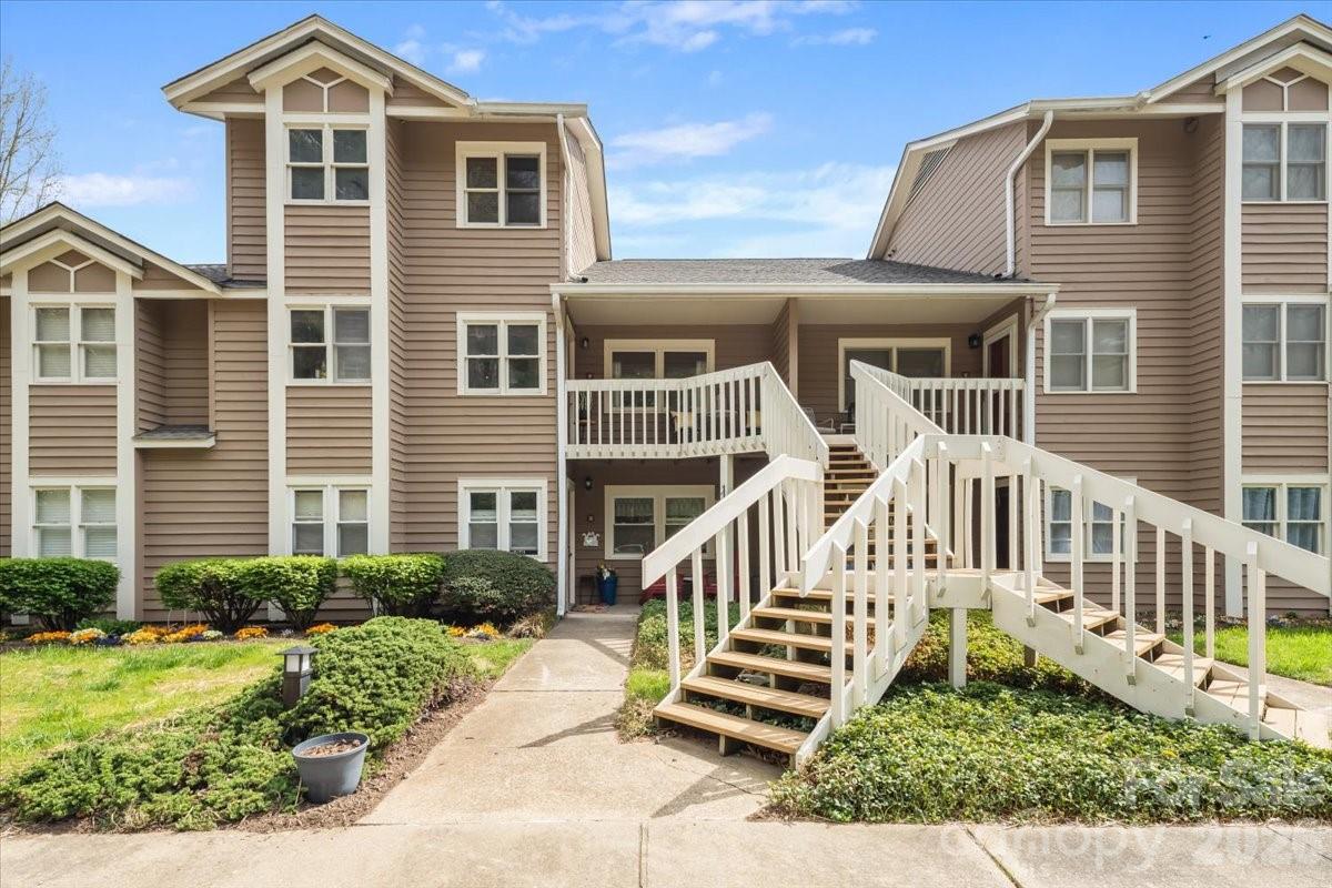 6 Willow Tree Run Asheville NC 28803