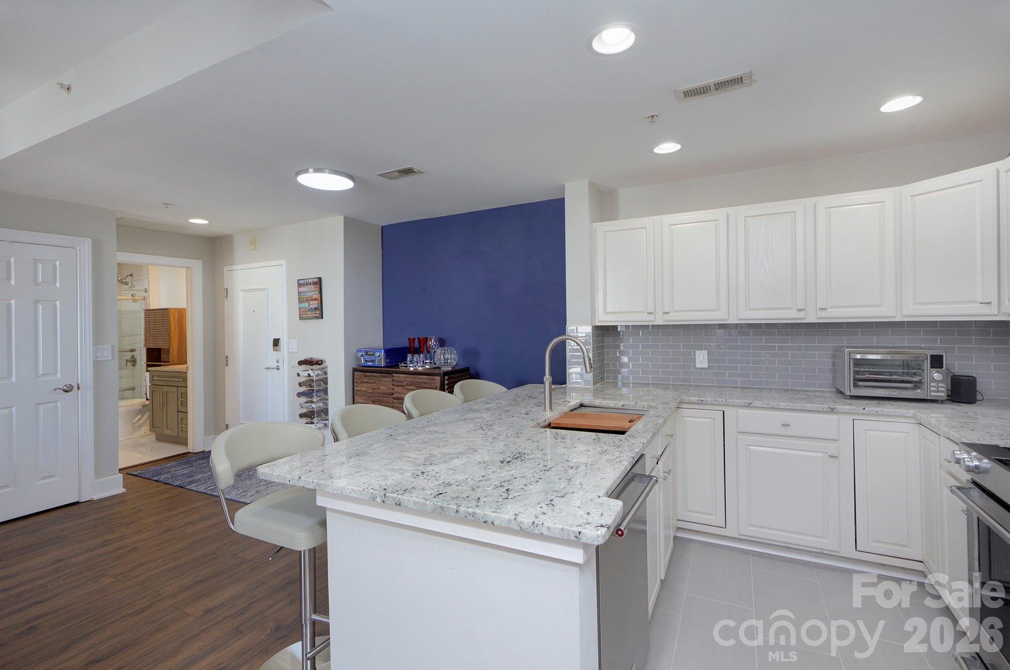 718 W Trade Street Charlotte NC 28202
