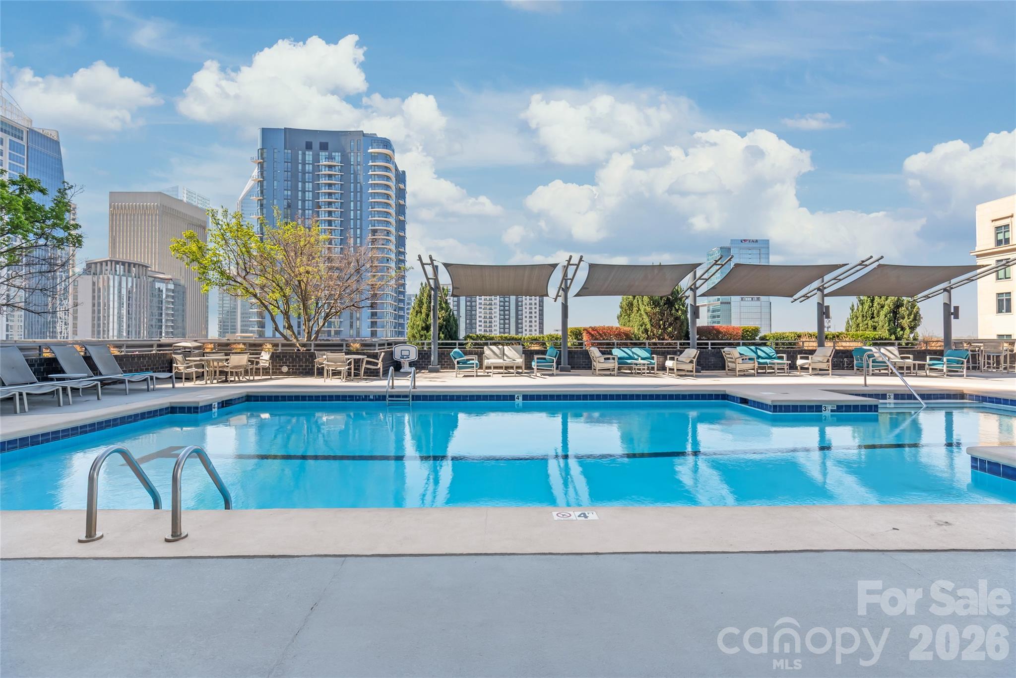 333 W Trade Street Charlotte NC 28202