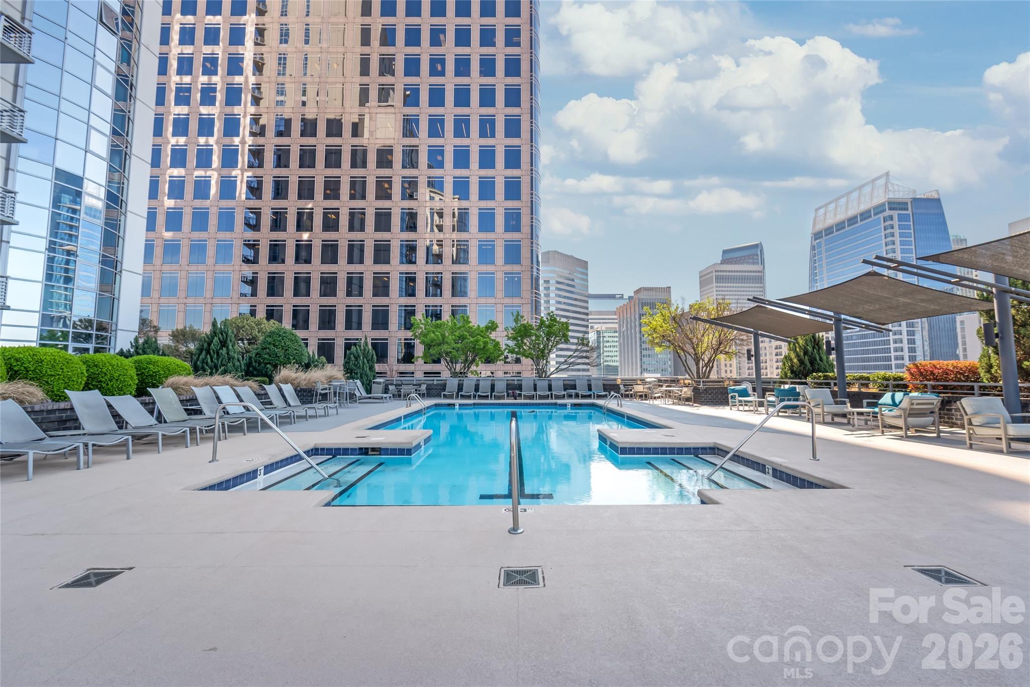 333 W Trade Street Charlotte NC 28202