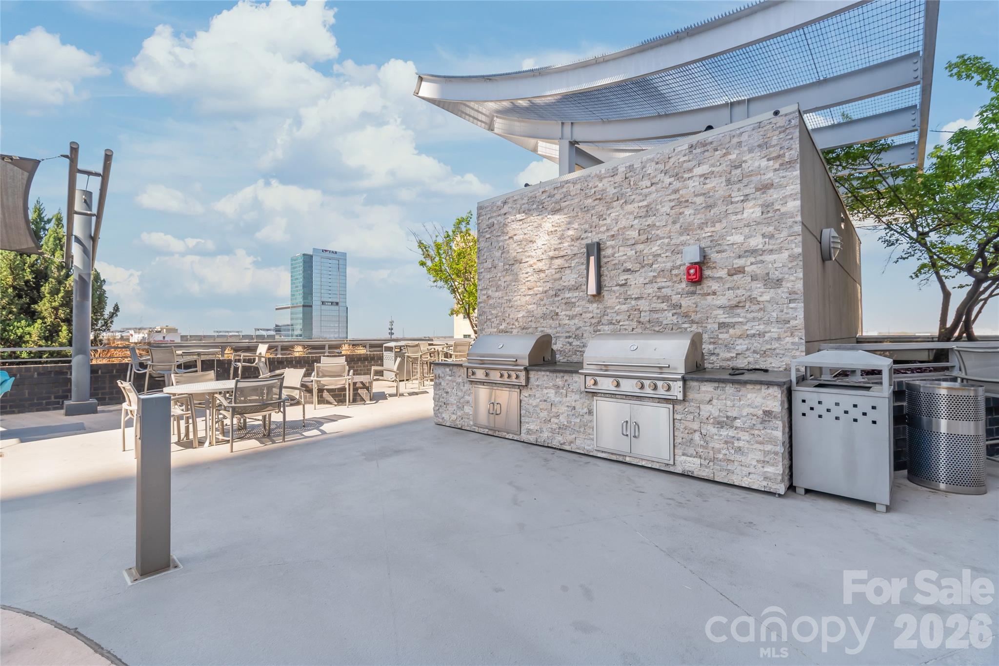 333 W Trade Street Charlotte NC 28202