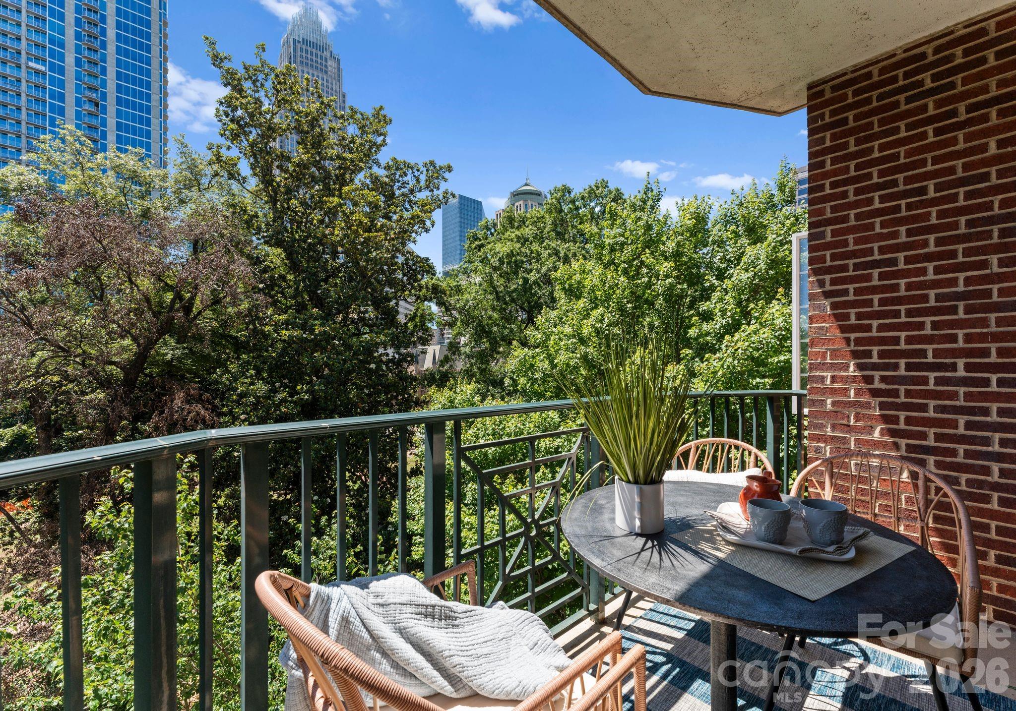 300 W 5th Street W Charlotte NC 28202