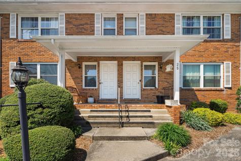 28 Capri Lane Hendersonville NC 28792