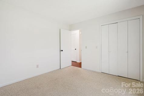 28 Capri Lane Hendersonville NC 28792