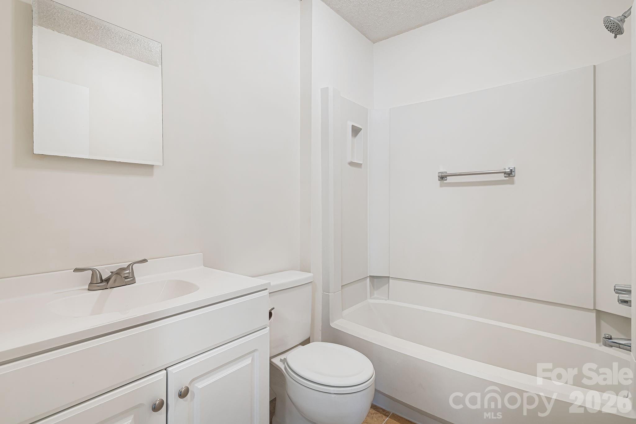 28 Capri Lane Hendersonville NC 28792