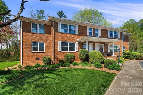 28 Capri Lane Hendersonville NC 28792