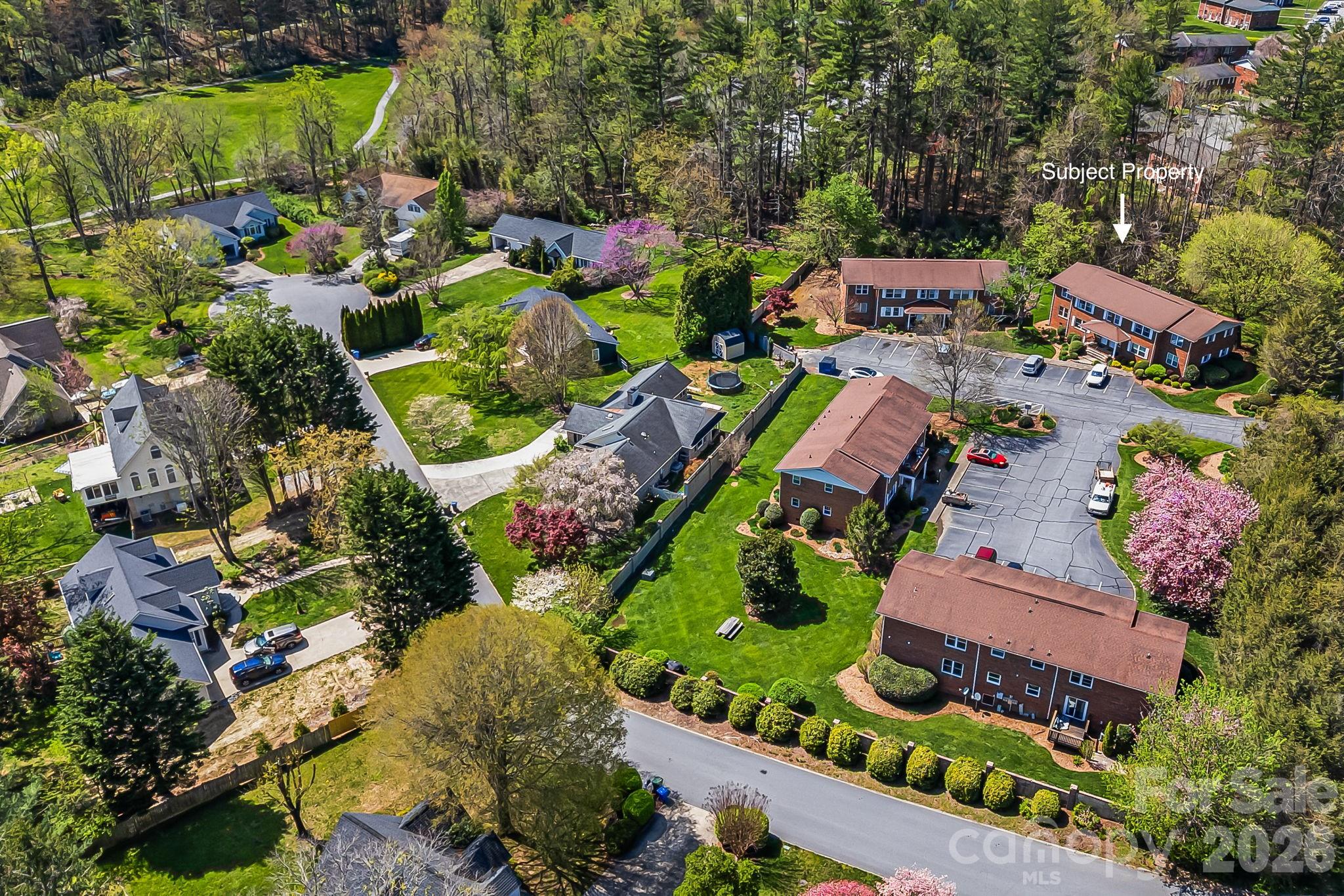 28 Capri Lane Hendersonville NC 28792