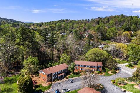 28 Capri Lane Hendersonville NC 28792