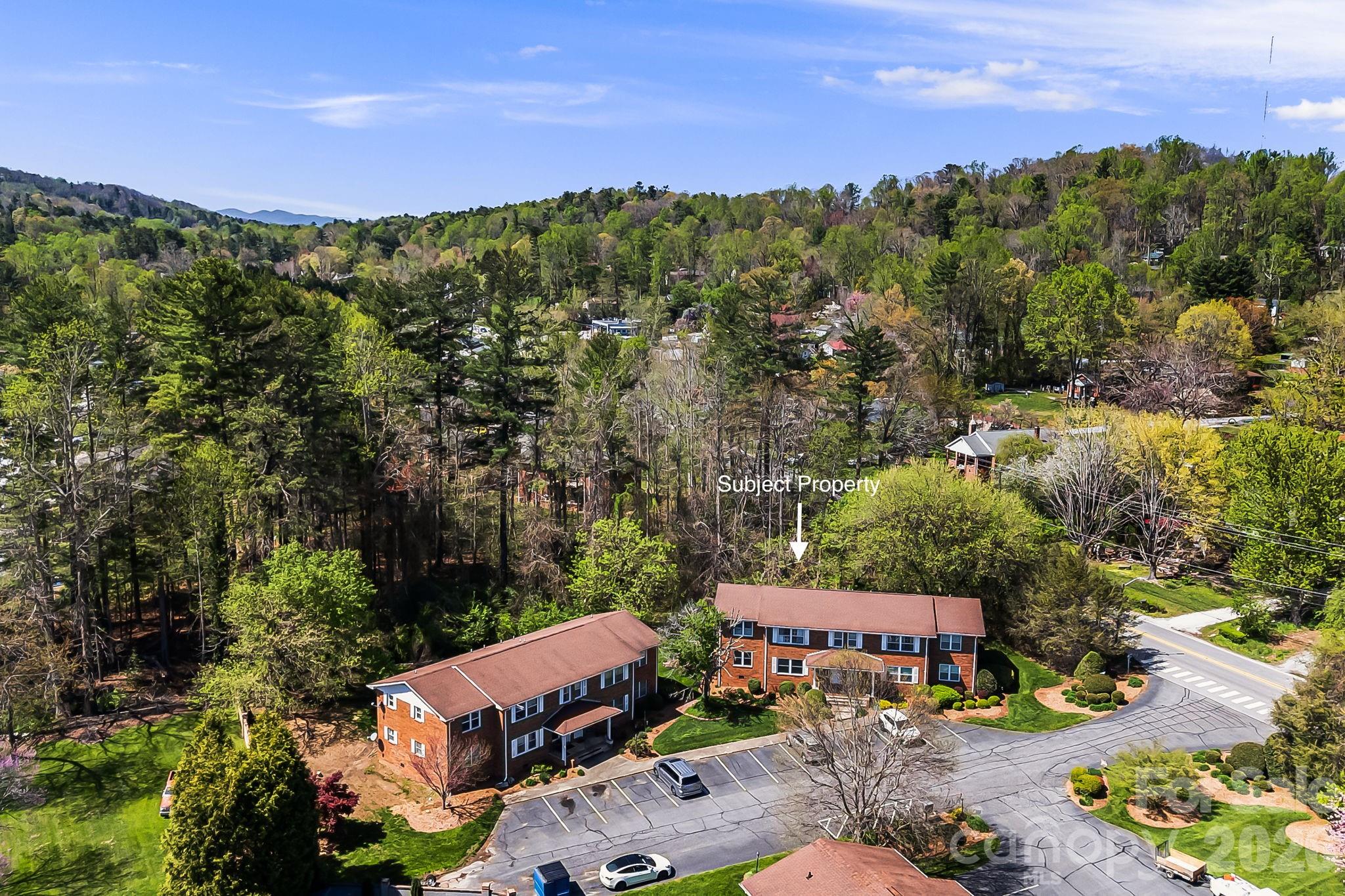 28 Capri Lane Hendersonville NC 28792