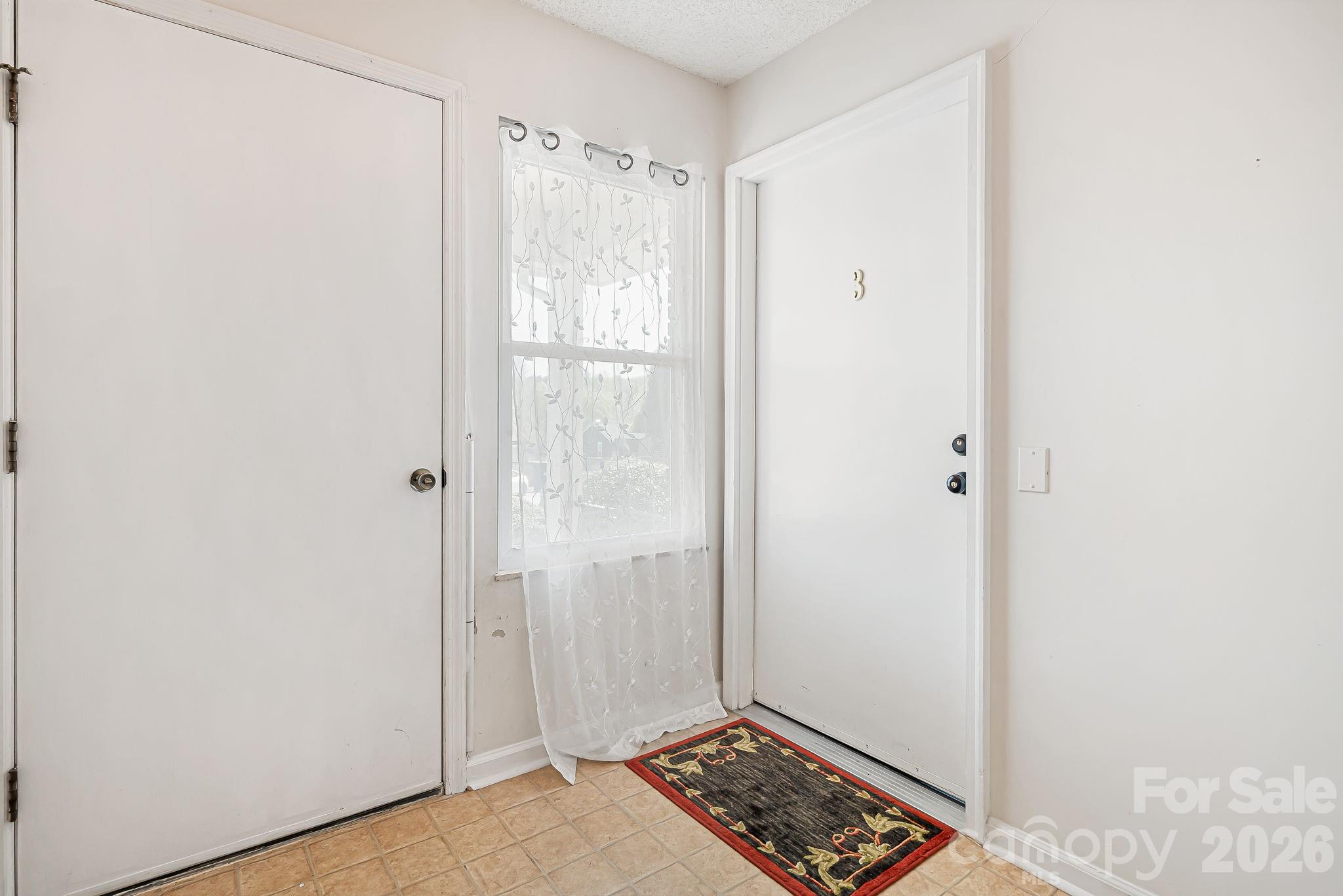 28 Capri Lane Hendersonville NC 28792