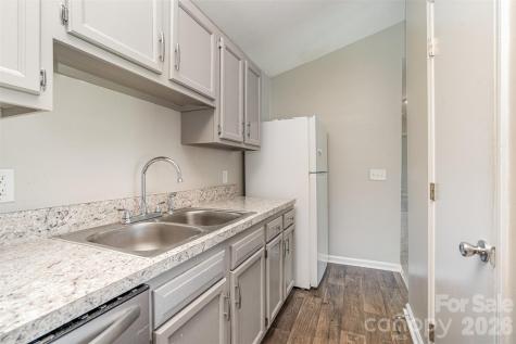 6165 Meadow Rose Lane Charlotte NC 28215