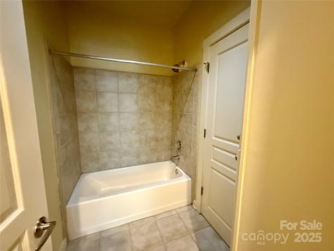 9 Kenilworth Knoll Asheville NC 28805