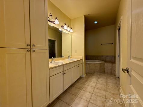 9 Kenilworth Knoll Asheville NC 28805