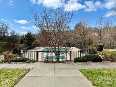 9 Kenilworth Knoll Asheville NC 28805