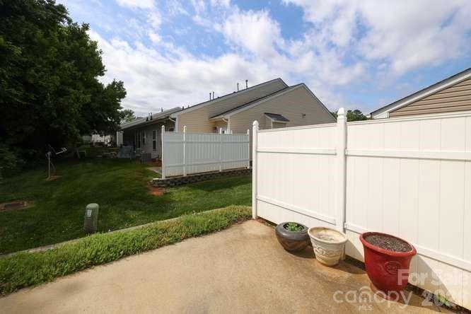 5714 Bradford Lake Lane Charlotte NC 28269