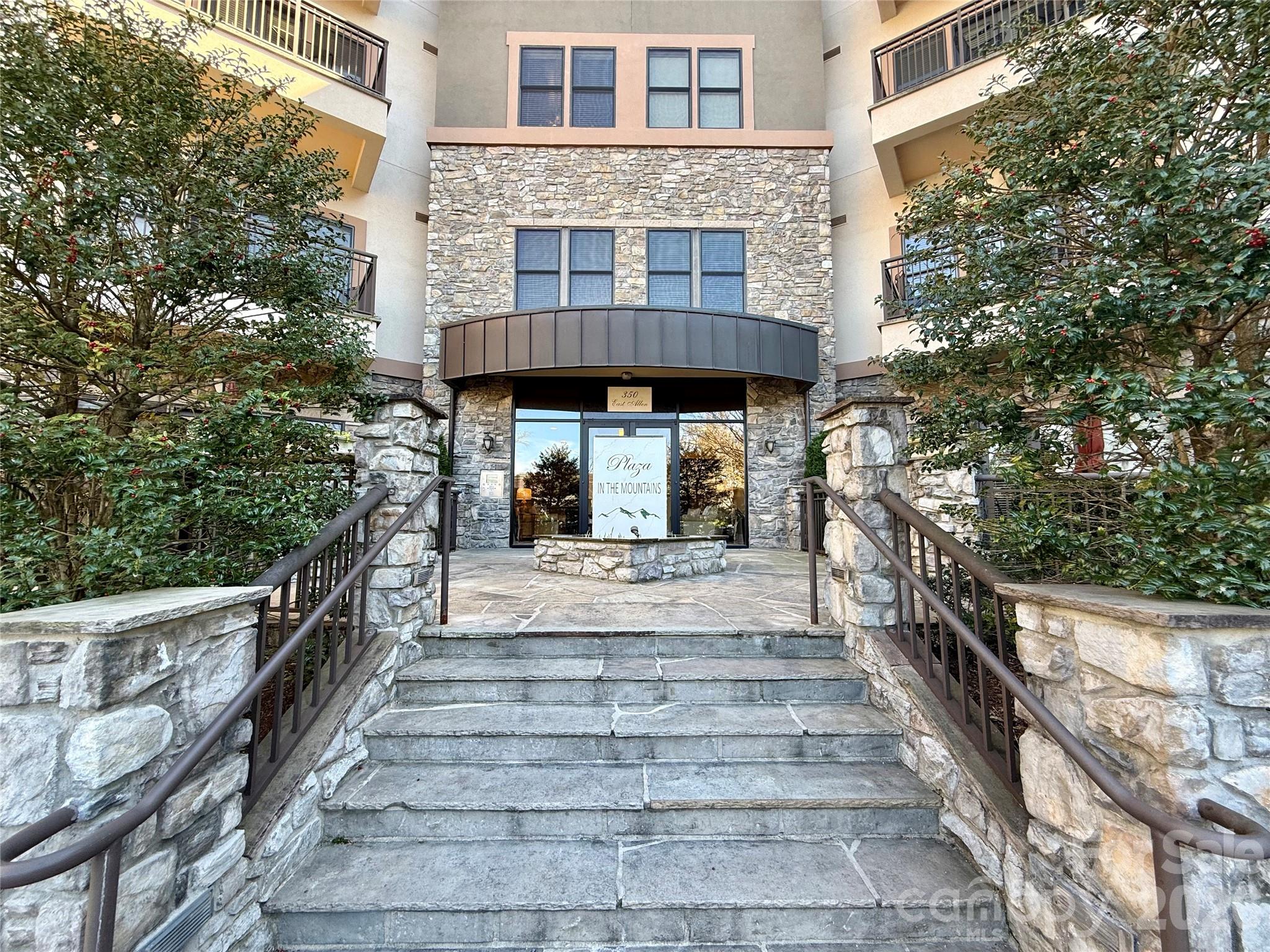 350 E Allen Street Hendersonville NC 28792