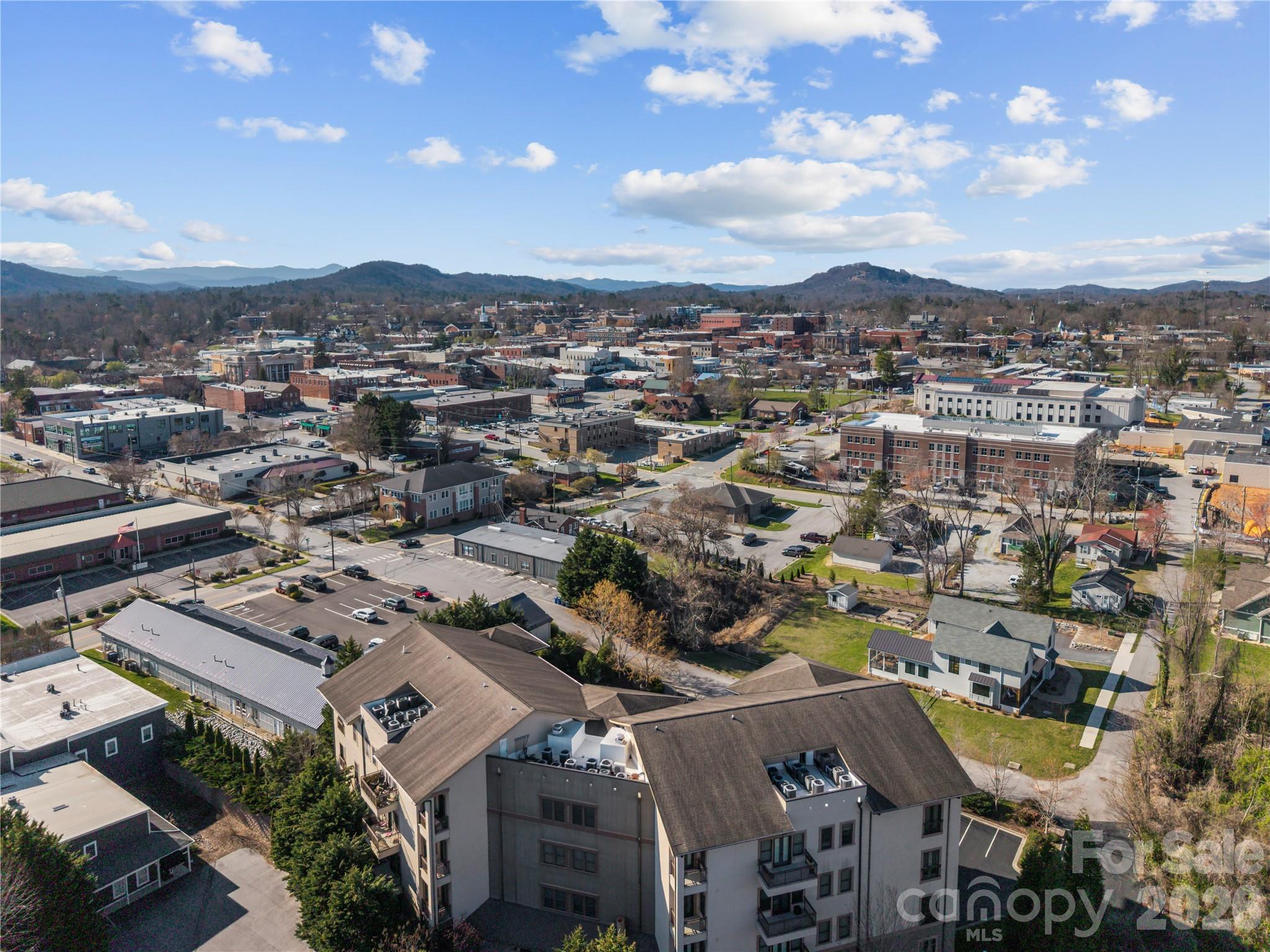 350 E Allen Street Hendersonville NC 28792