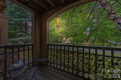 1109 E Morehead Street Charlotte NC 28204