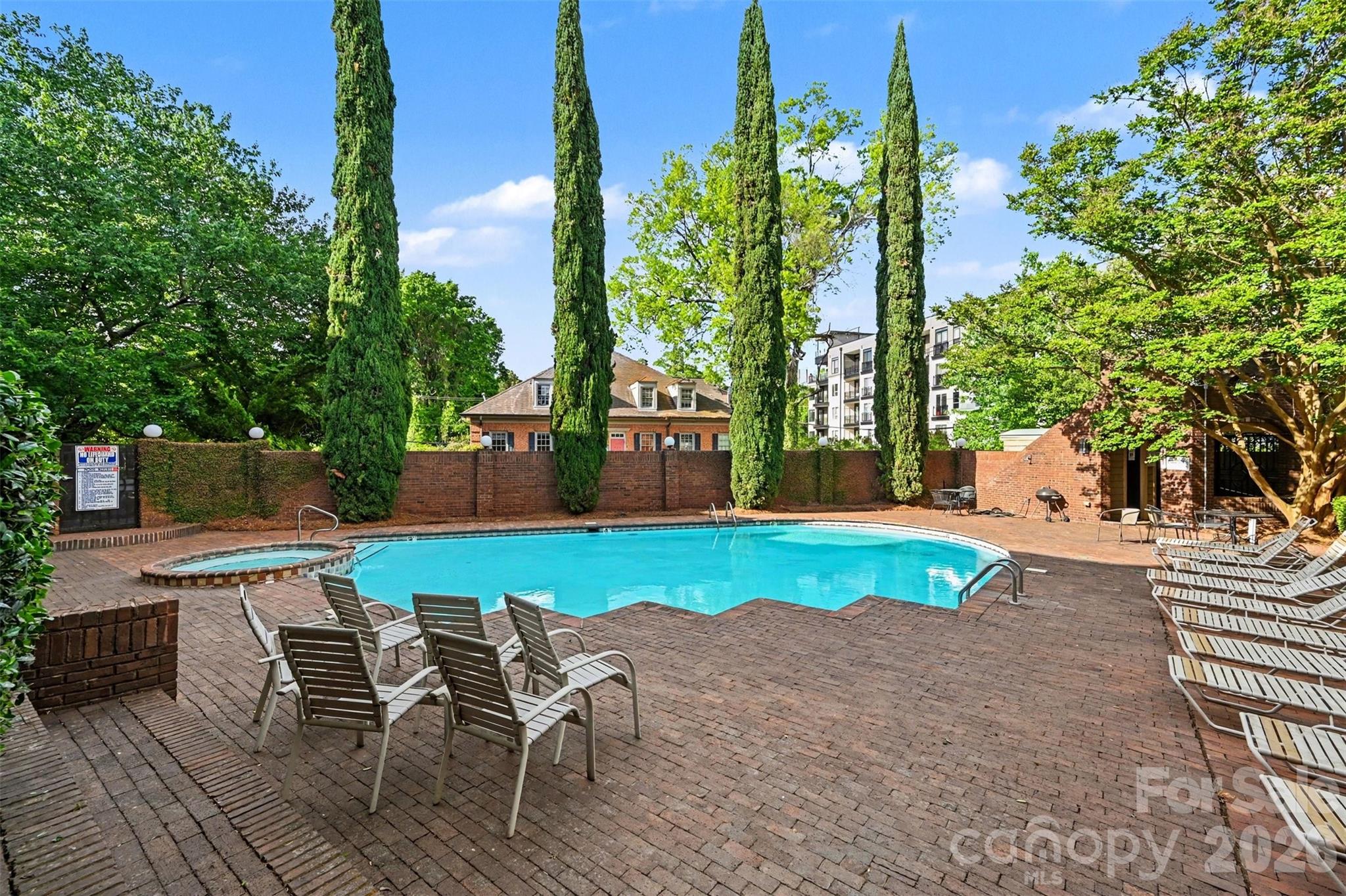 1109 E Morehead Street Charlotte NC 28204