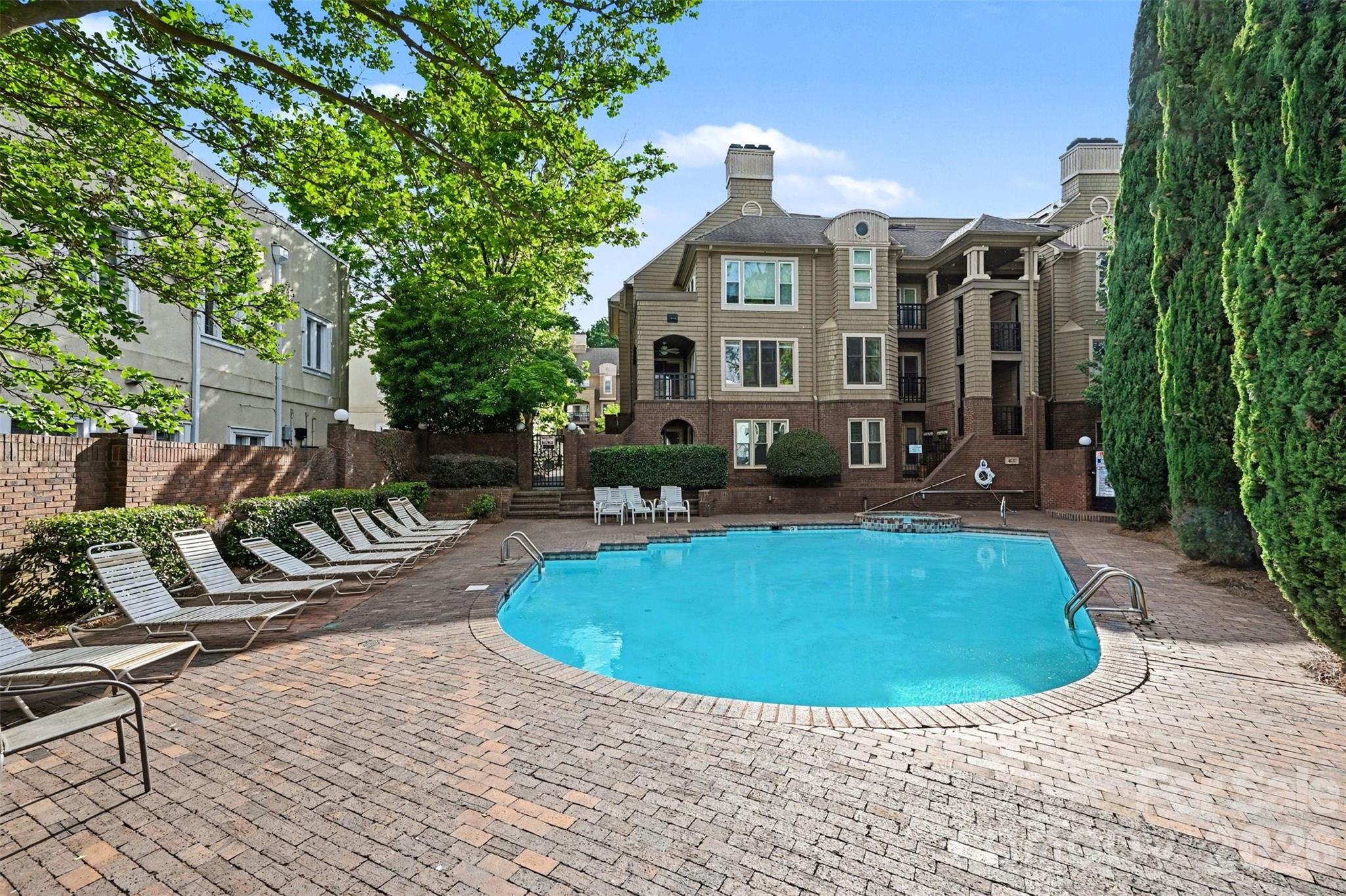 1109 E Morehead Street Charlotte NC 28204